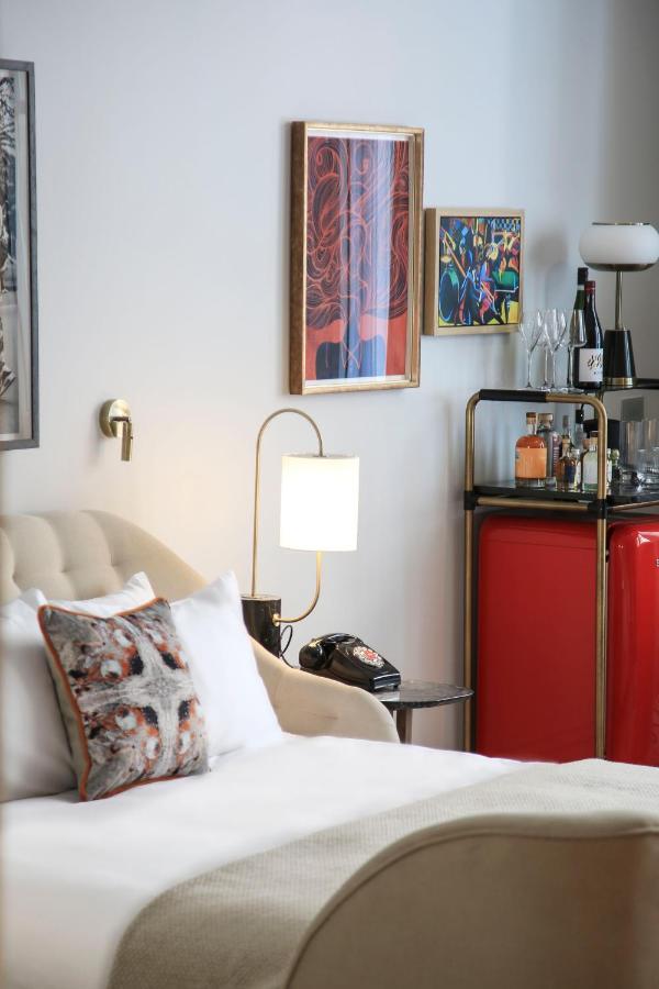 Virgin Hotels Эдинбург Экстерьер фото A room at the Standard East Village