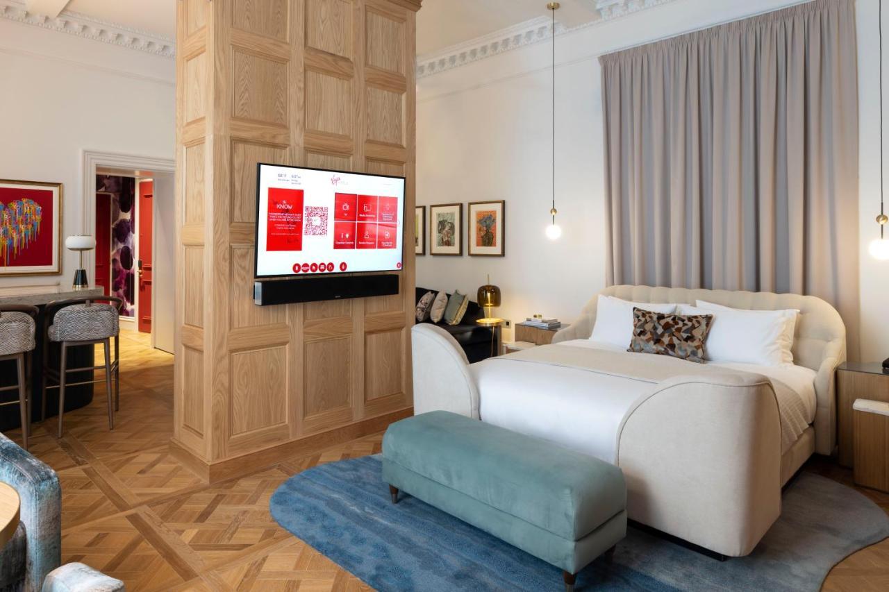 Virgin Hotels Эдинбург Экстерьер фото A suite at the hotel