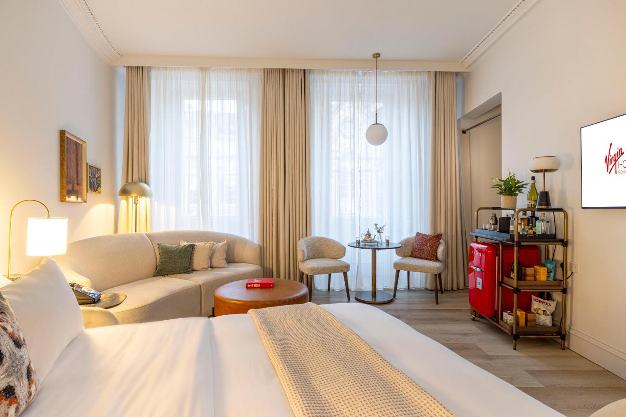 Virgin Hotels Эдинбург Номер фото A room at the hotel